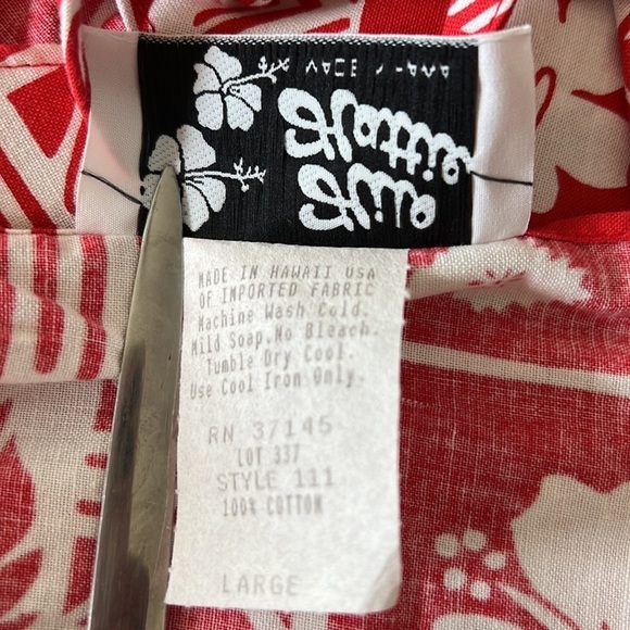 Hilo Hattie Red and White Bikini with matching Sarong - Picture 10 of 11